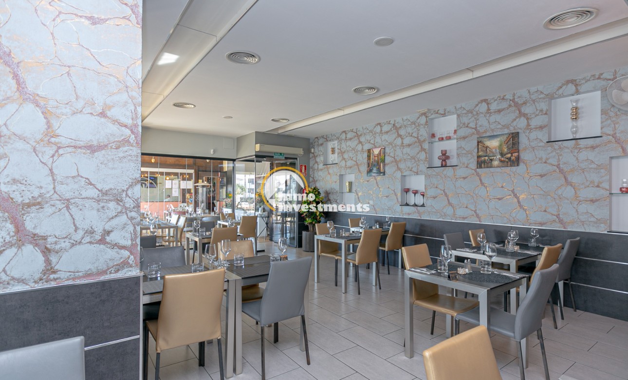 Resale - Commercial - Villamartin - Villacosta