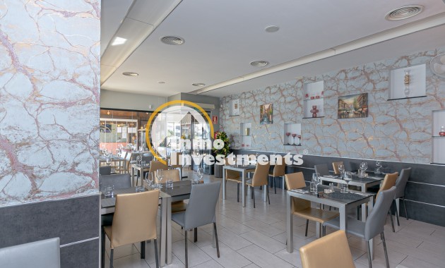 Resale - Commercial - Villamartin - Villacosta