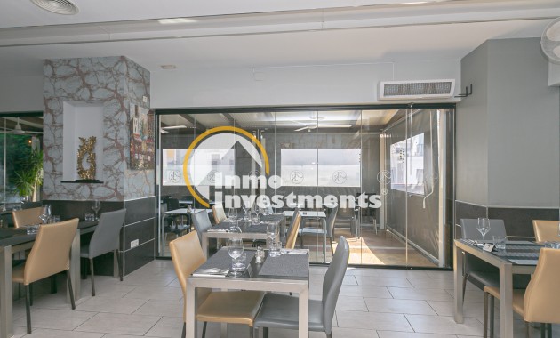 Resale - Commercial - Villamartin - Villacosta