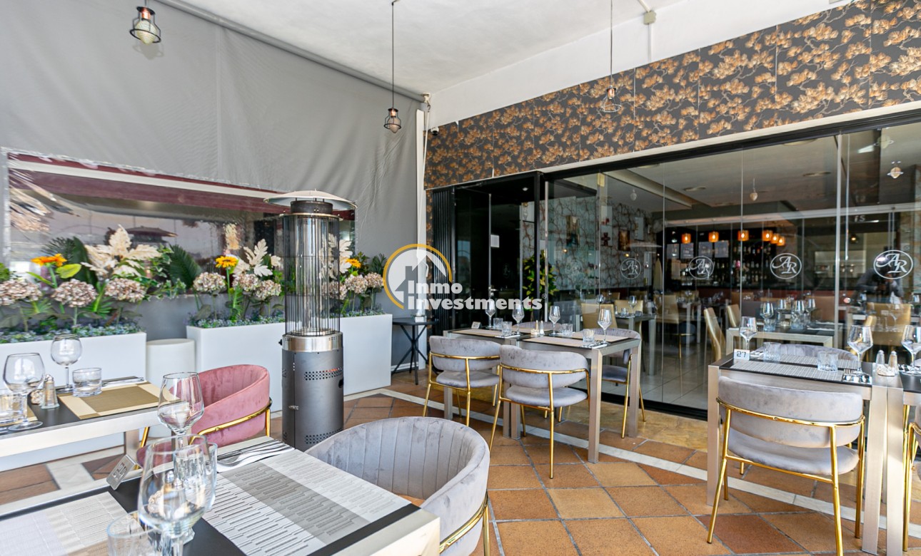 Resale - Commercial - Villamartin - Villacosta