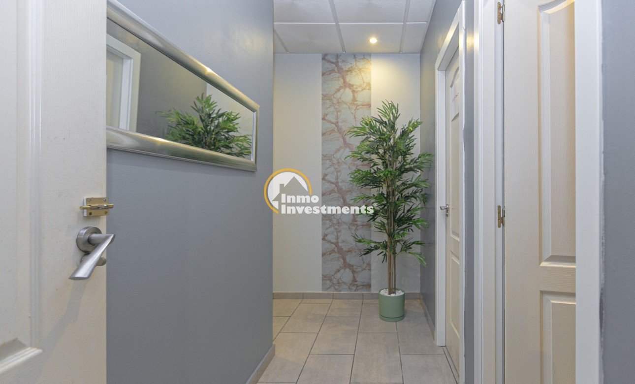 Resale - Commercial - Villamartin - Villacosta