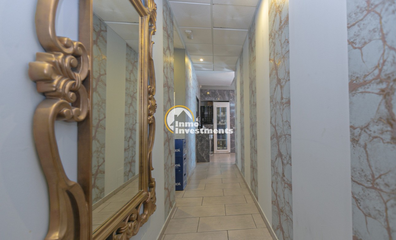 Resale - Commercial - Villamartin - Villacosta