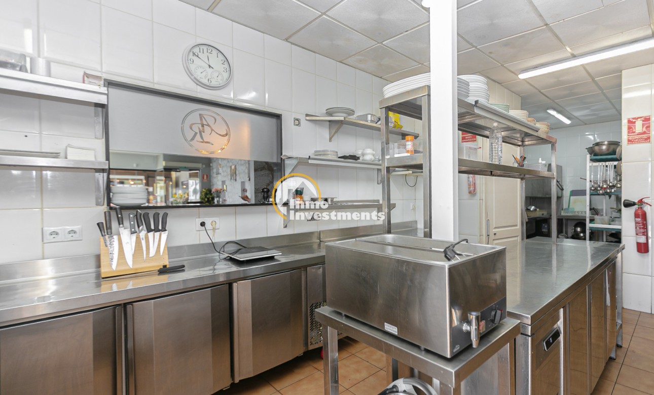 Resale - Commercial - Villamartin - Villacosta