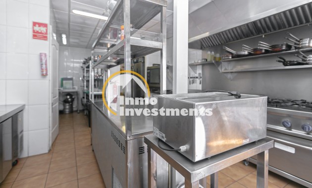 Resale - Commercial - Villamartin - Villacosta