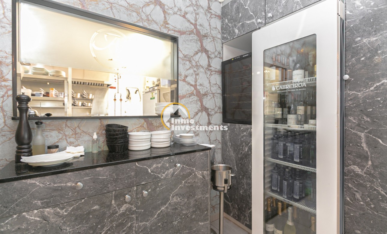 Resale - Commercial - Villamartin - Villacosta