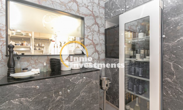 Resale - Commercial - Villamartin - Villacosta