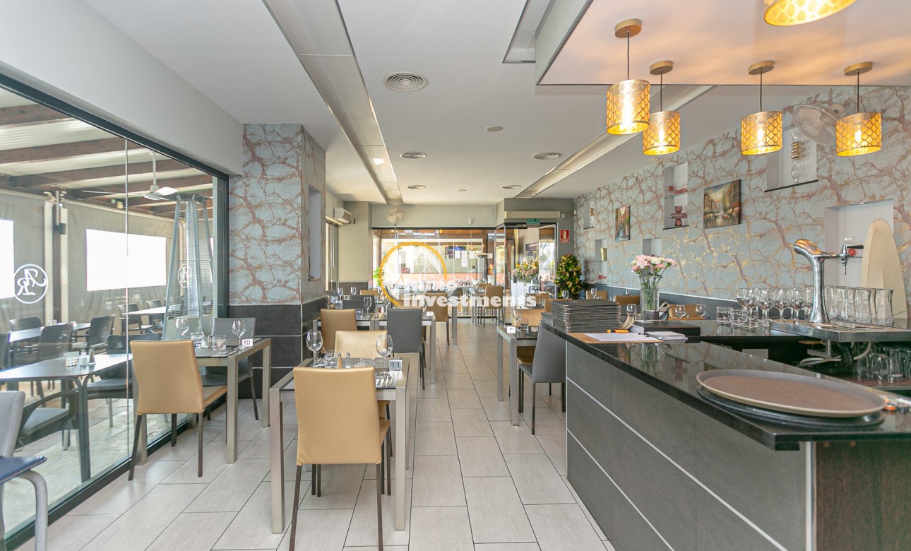 Resale - Commercial - Villamartin - Villacosta