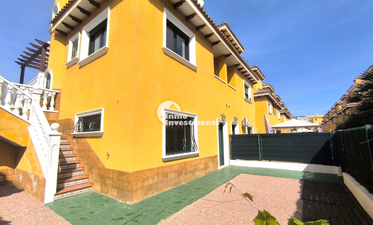 Bestaande bouw - Half vrijstaande villa - Ciudad Quesada