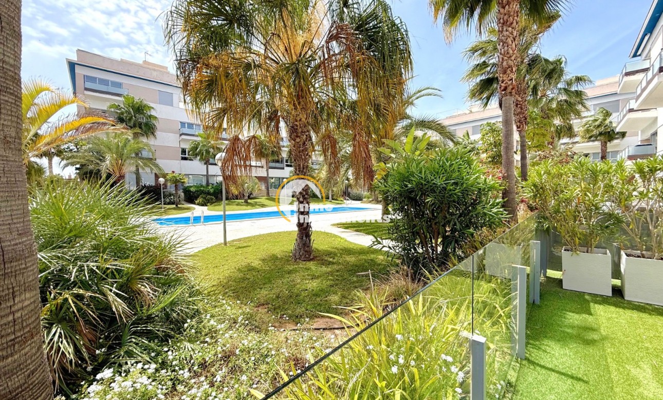 Resale - Apartment - Villamartin