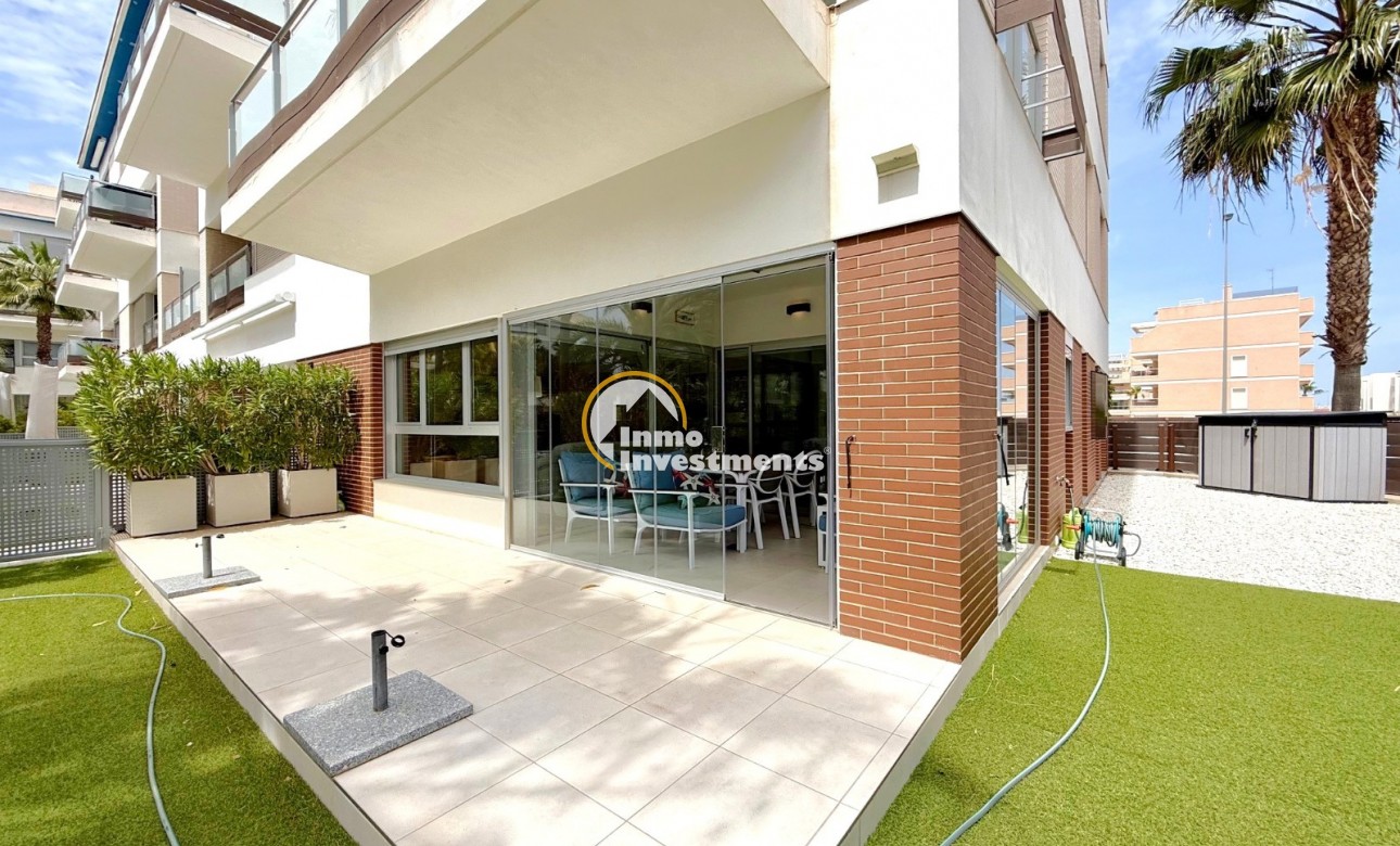 Resale - Apartment - Villamartin