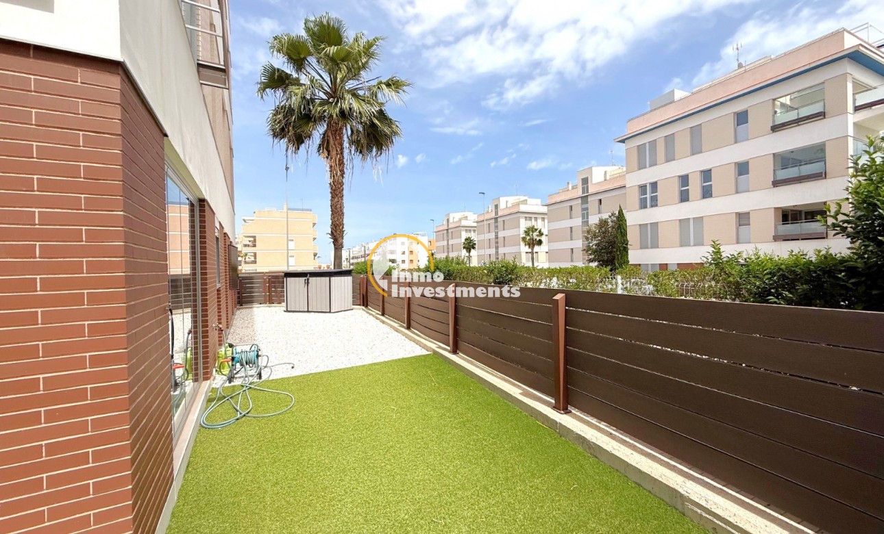 Resale - Apartment - Villamartin