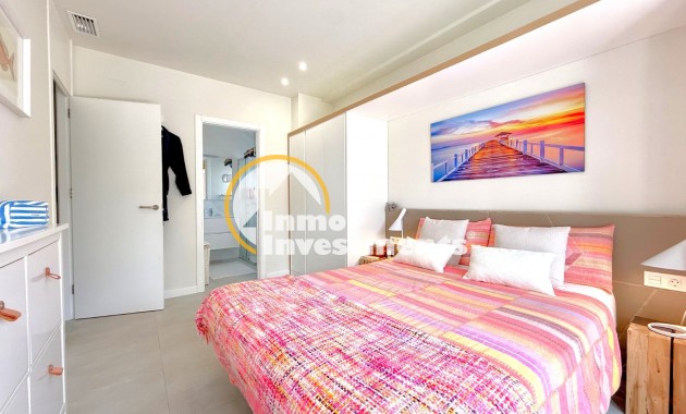 Resale - Apartment - Villamartin