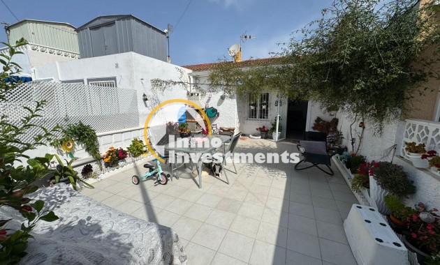 Resale - Bungalow - Torrevieja - La Siesta - El Salado - Torreta