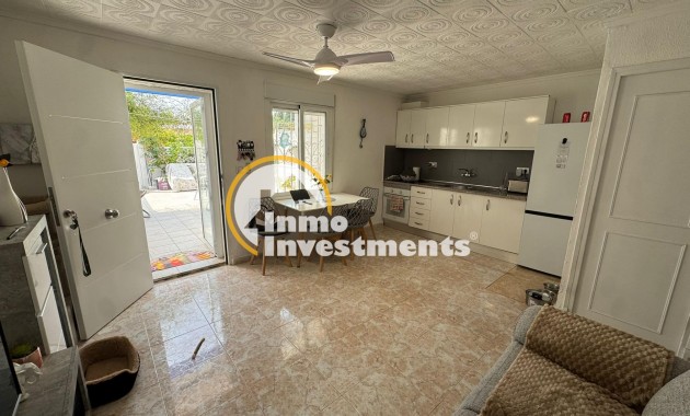 Resale - Bungalow - Torrevieja - La Siesta - El Salado - Torreta