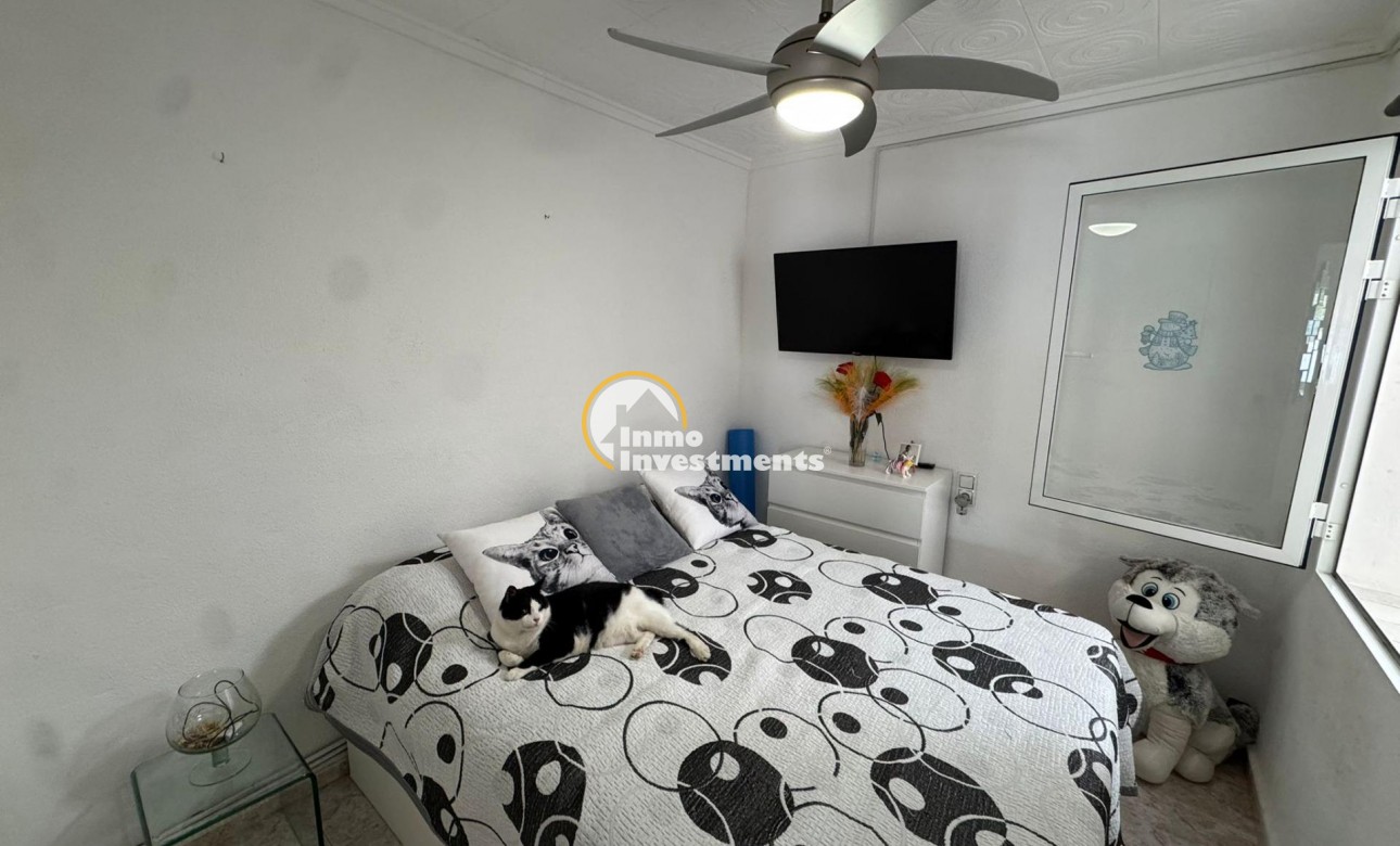 Resale - Bungalow - Torrevieja - La Siesta - El Salado - Torreta