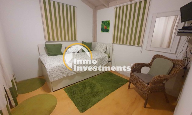 Resale - Finca - Los Montesinos