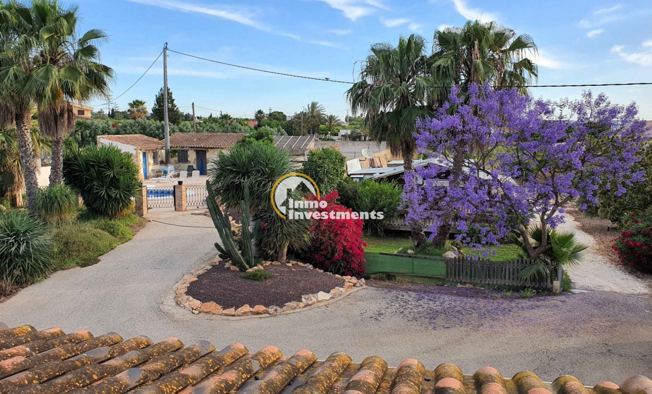 Resale - Finca - Los Montesinos