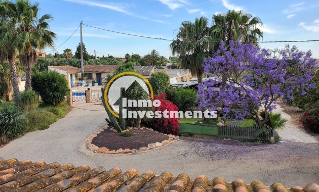 Resale - Finca - Los Montesinos
