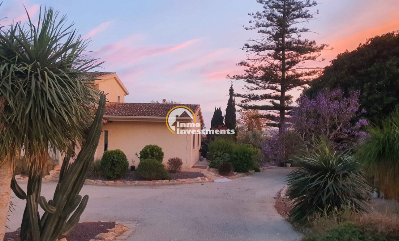 Resale - Finca - Los Montesinos
