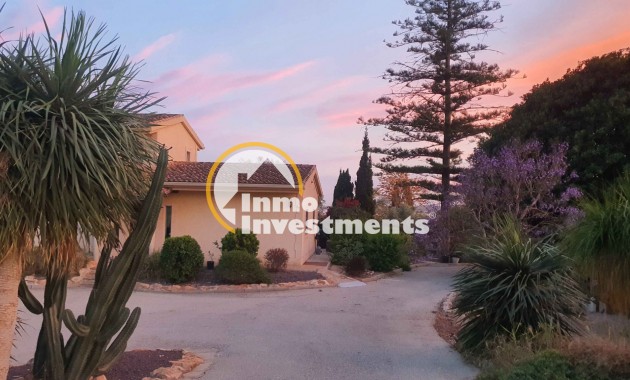 Resale - Finca - Los Montesinos