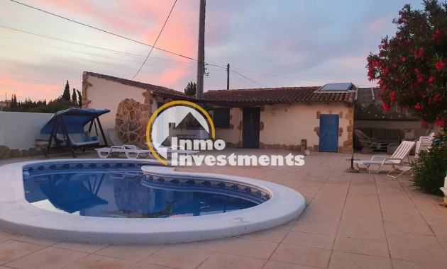 Resale - Finca - Los Montesinos