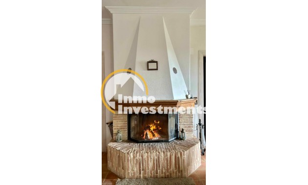 Resale - Finca - Los Montesinos