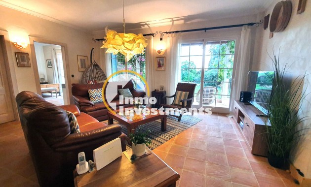 Resale - Finca - Los Montesinos