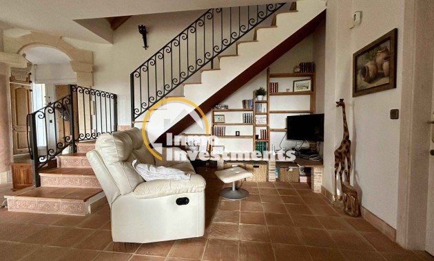Resale - Finca - Los Montesinos