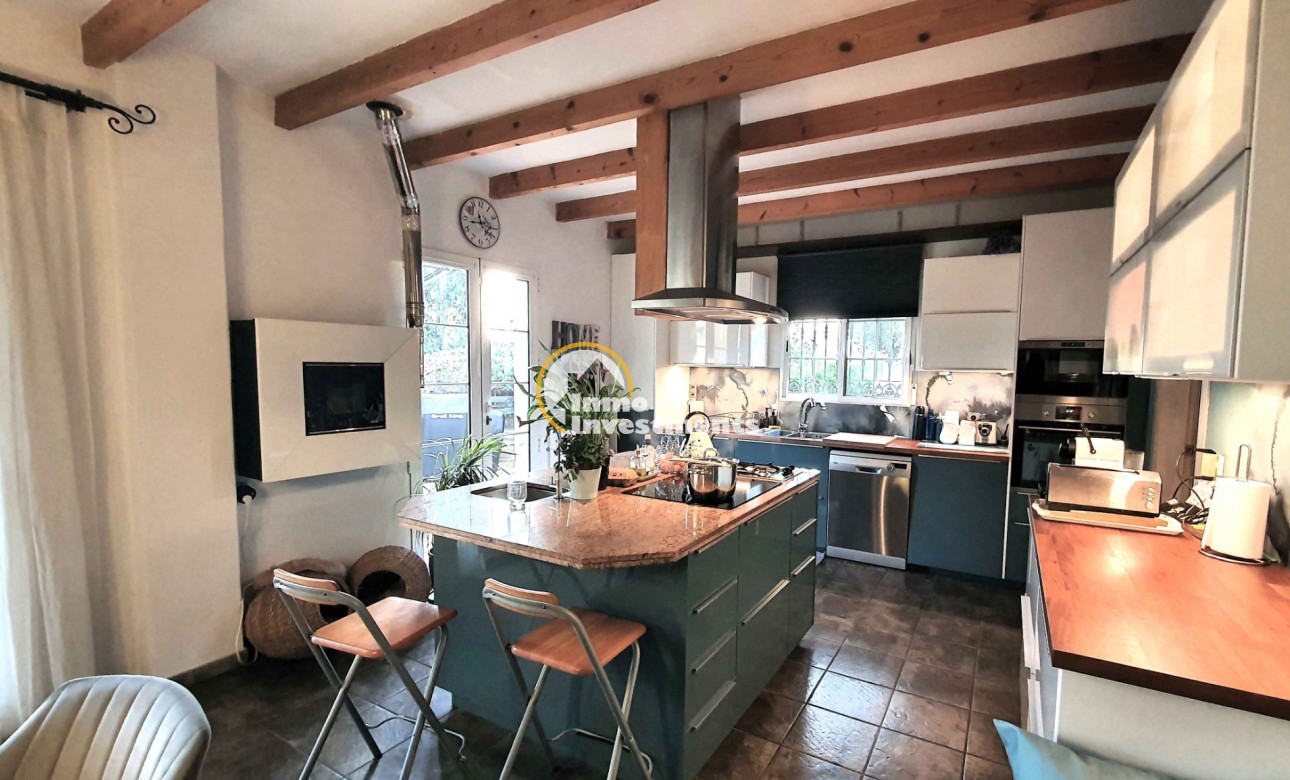 Resale - Finca - Los Montesinos