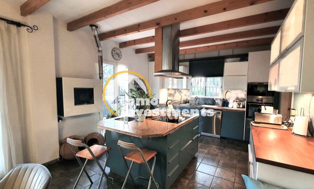 Resale - Finca - Los Montesinos