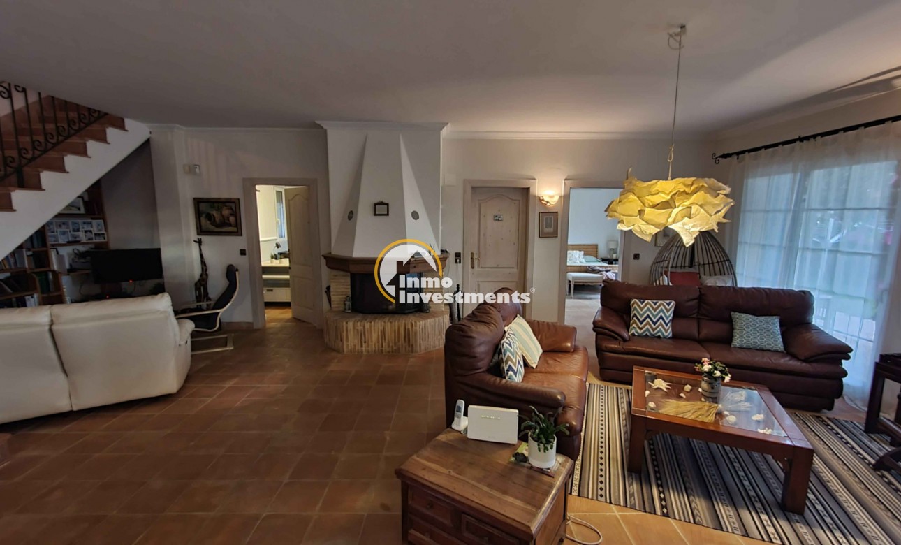 Resale - Finca - Los Montesinos