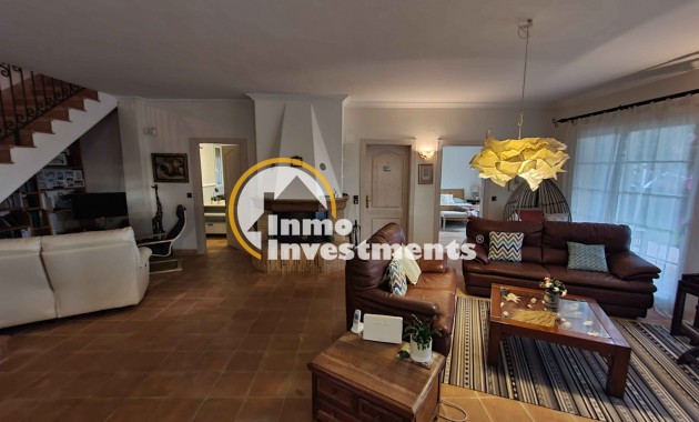 Resale - Finca - Los Montesinos