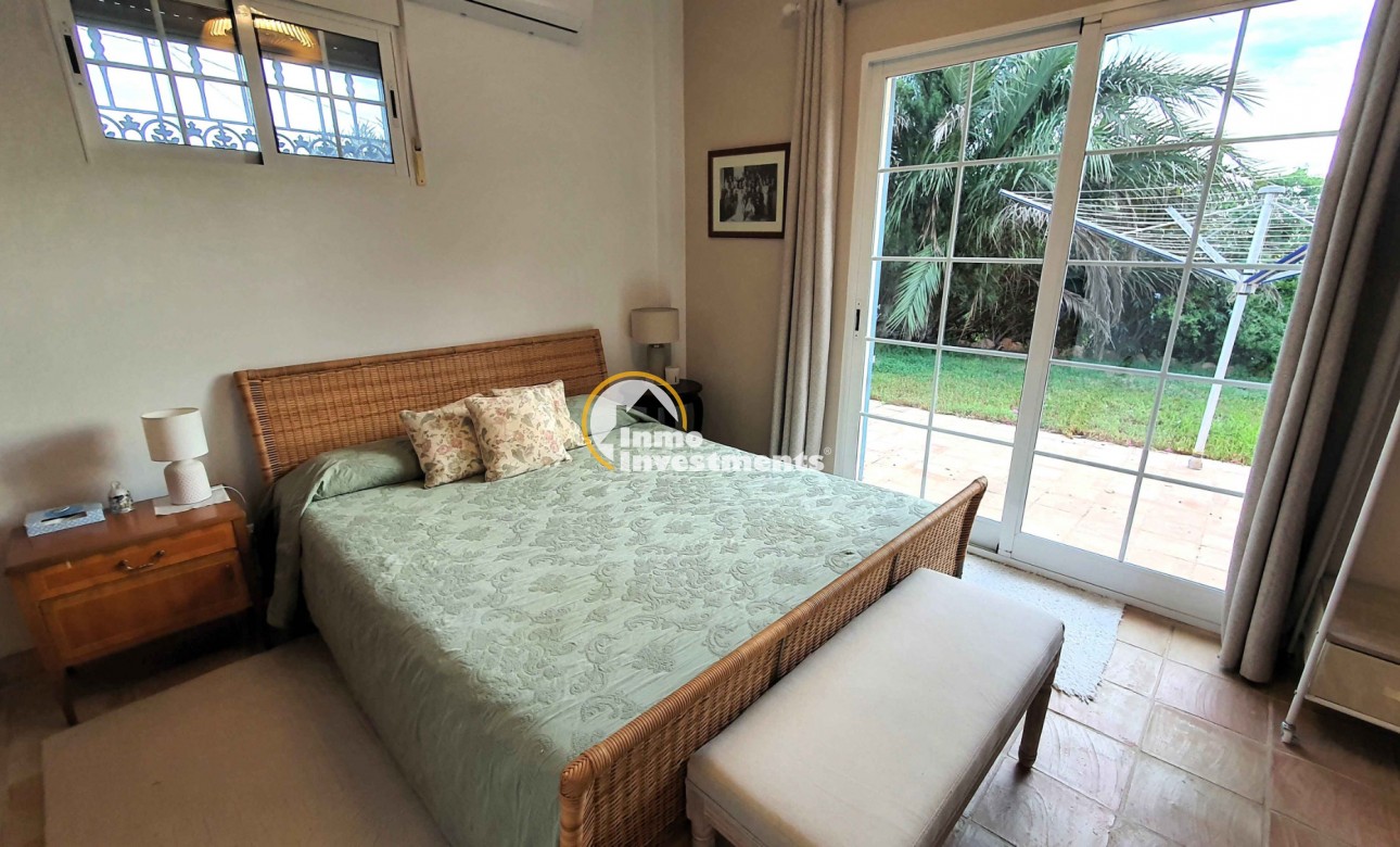 Resale - Finca - Los Montesinos