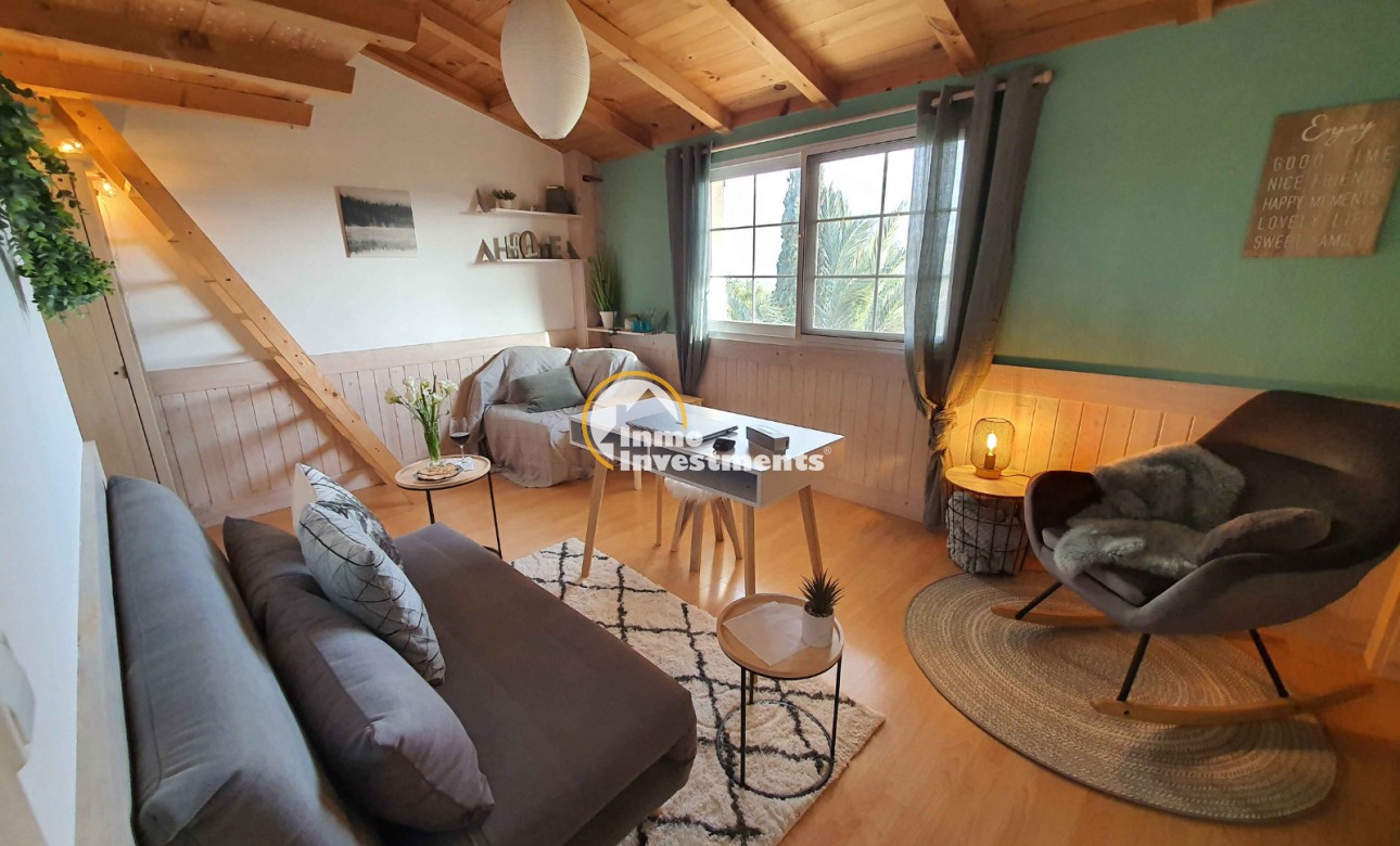 Resale - Finca - Los Montesinos