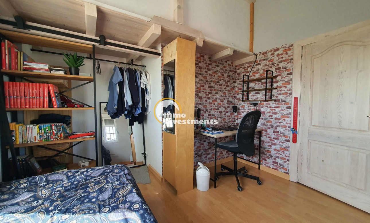 Resale - Finca - Los Montesinos