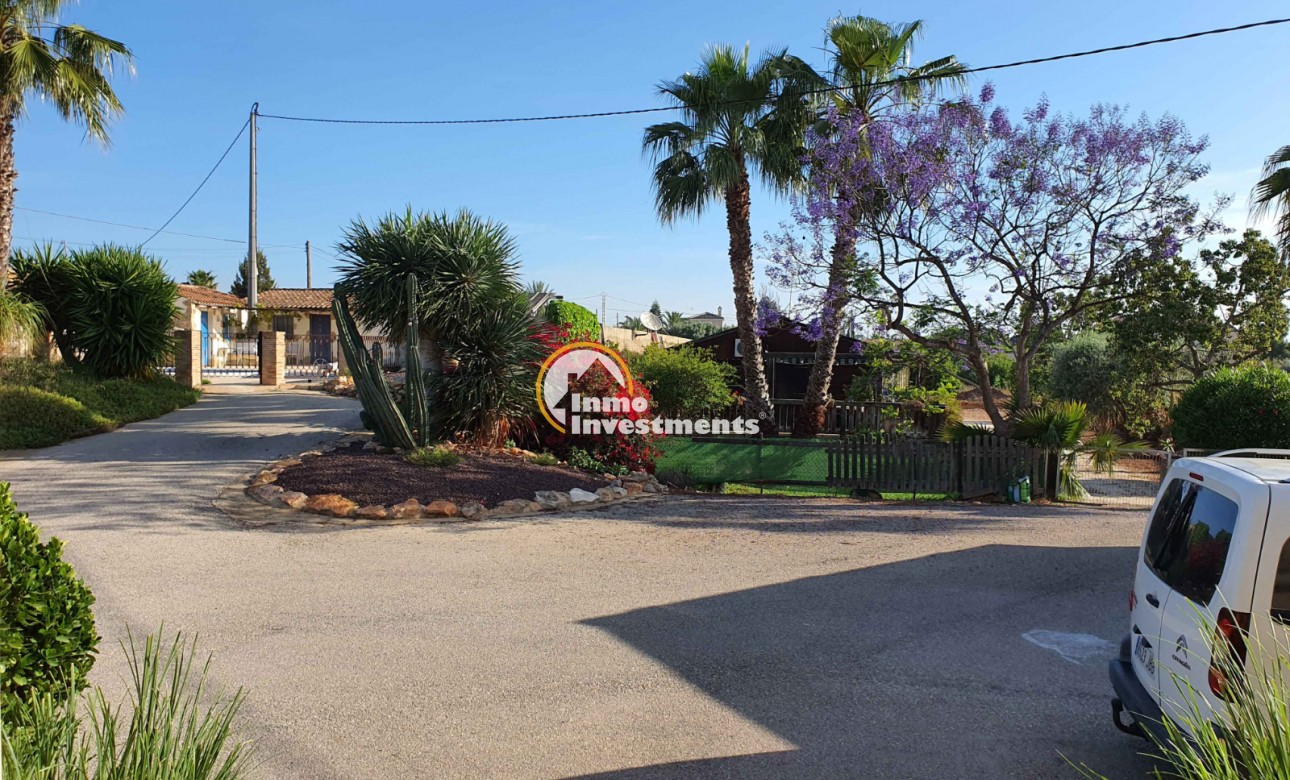 Resale - Finca - Los Montesinos