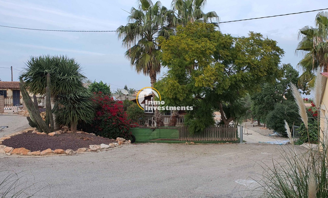 Resale - Finca - Los Montesinos