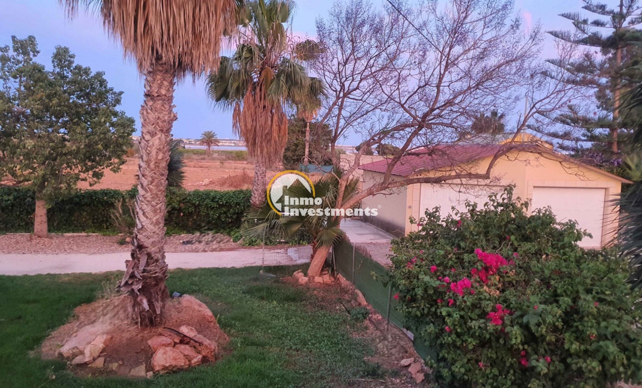 Resale - Finca - Los Montesinos