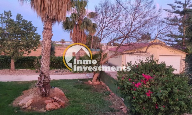 Resale - Finca - Los Montesinos
