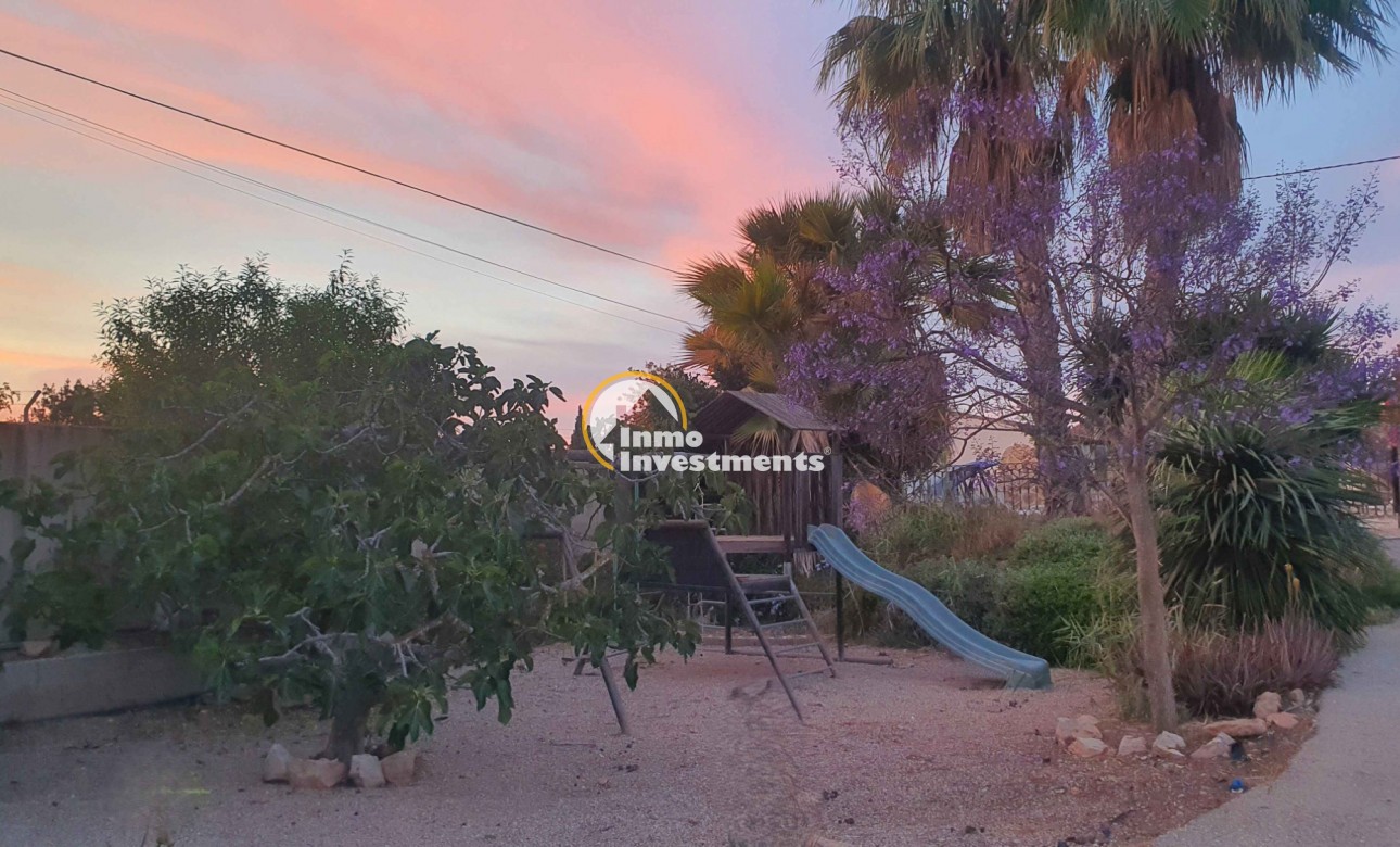 Resale - Finca - Los Montesinos