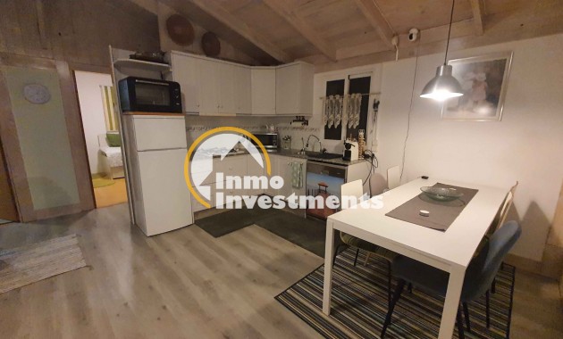 Resale - Finca - Los Montesinos