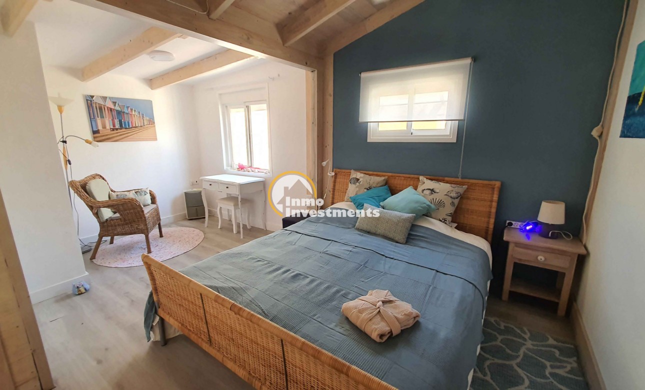 Resale - Finca - Los Montesinos