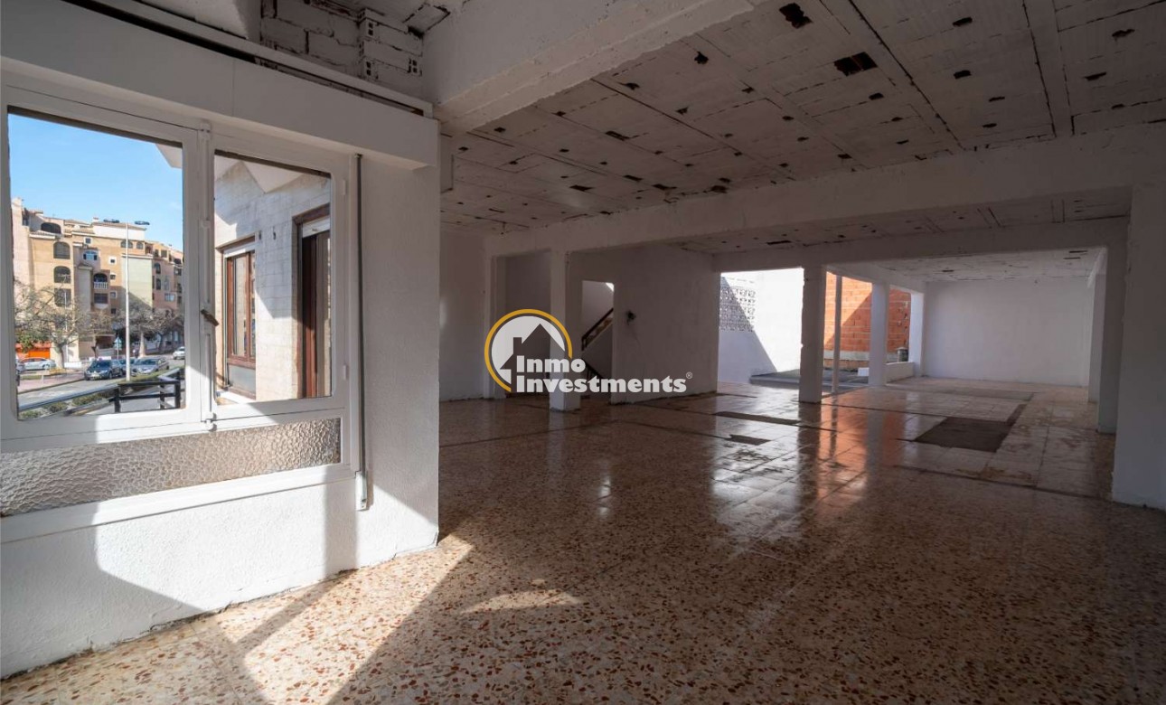 Bestaande bouw - Commercieel - Torrevieja - Centro