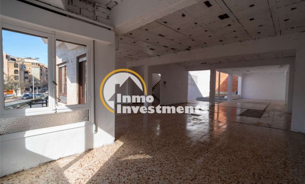 Bestaande bouw - Commercieel - Torrevieja - Centro