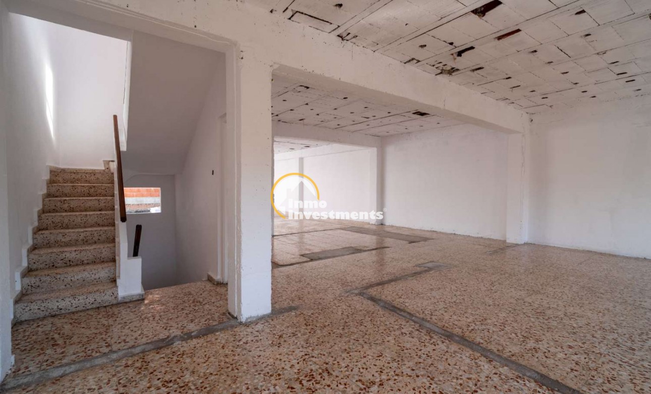 Bestaande bouw - Commercieel - Torrevieja - Centro