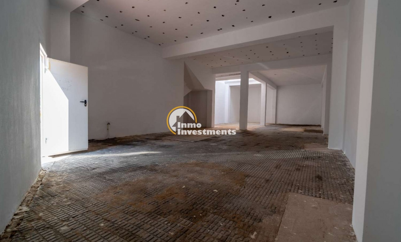 Bestaande bouw - Commercieel - Torrevieja - Centro