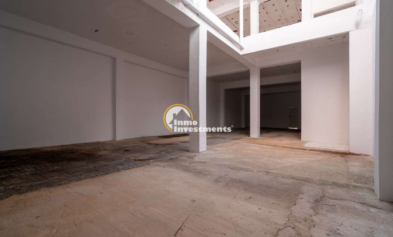 Bestaande bouw - Commercieel - Torrevieja - Centro
