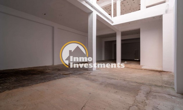 Bestaande bouw - Commercieel - Torrevieja - Centro