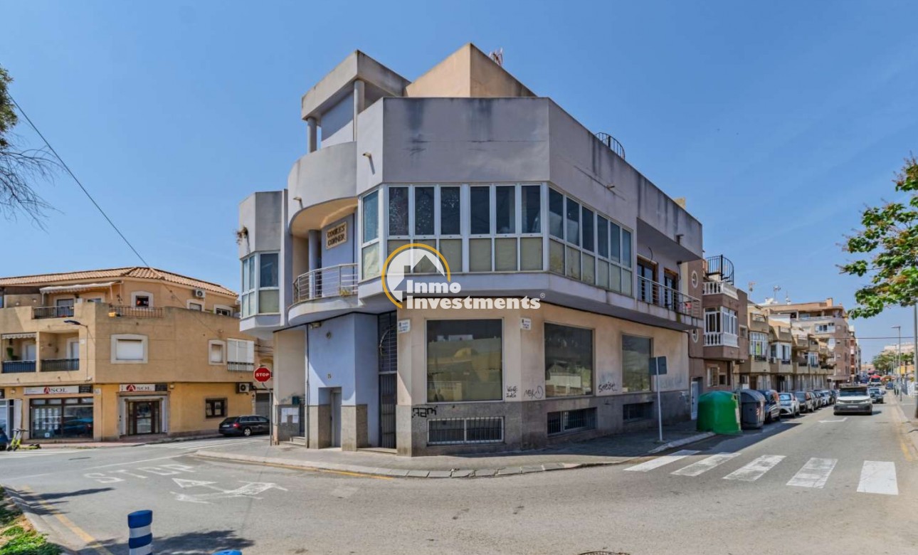 Bestaande bouw - Business local - Torrevieja - Nueva Torrevieja - Aguas Nuevas