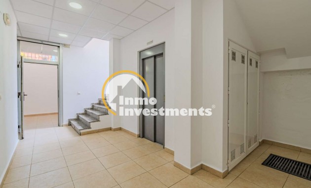 Bestaande bouw - Business local - Torrevieja - Nueva Torrevieja - Aguas Nuevas